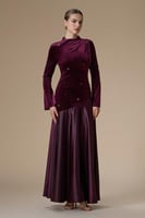 فستان برغندي طويل بأكمام طويلة