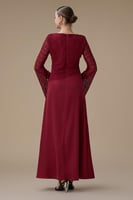 فستان برغندي طويل دانتيل