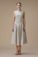 فستان ميدي أنيق بتطريز ناعم