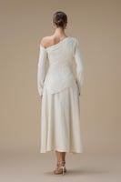 فستان ماكسي اوف وايت مع كتف واحد