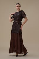 فستان دانتيل بني بتنورة بليسيه أنيقة