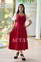 فستان ميدي بقصة مفتوحة من الظهر لون احمر