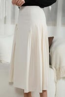 تنوره ميدي بتصميم بلاسيه من الجوانب لون بيج