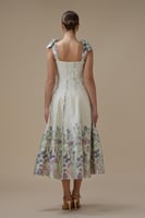 فستان ميدي مورد بقصة كورسيه