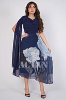 فستان بكسرات غير متساوي الطول لون كحلي