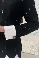 فستان اسود طويل كلاسيك مزين بالفصوص