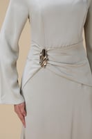 فستان بيج طويل بتصميم انيق