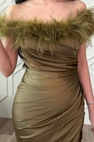 فستان ساتان مزين بريش لون اخضر فاتح