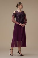 فستان ميدي عنابي بكتف مكشوف