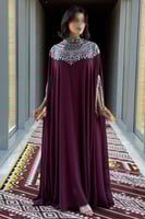 فستان ماكسي كيب مطرز لون عنابي