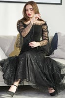 فستان طويل اوف شولدر بأكمام من التل المطرز لون اسو...