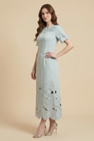 فستان بقصة مستقيمة بتطريز انجليزي لون اخضر فاتح