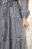 فستان ميدي دانتيل برباط عالخصر لون رمادي