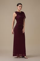 فستان طويل برغندي لامع بوشاح