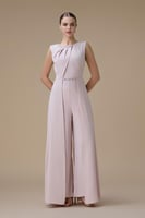 جمبسوت وردي بتصميم ناعم وتفاصيل كريستالية