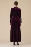 فستان عنابي طويل مخمل بأكمام طويلة