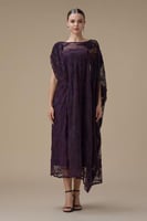 فستان موف دانتيل واسع بقصة كاب