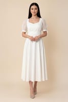 فستان أبيض ميدي ناعم