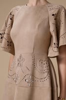 فستان بيج ميدي بأكمام كاب