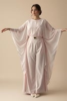 جمبسوت طويل لون وردي بأكمام كاب