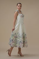 فستان ميدي مورد بقصة كورسيه