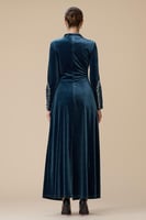 فستان أزرق طويل مخمل بأكمام طويلة