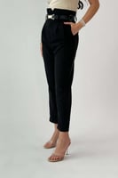 بنطلون ميدي بوسط عالي لون اسود