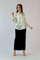 قميص بأزارير بطبعة اشجار لون بيج