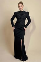 فستان سهرة أسود طويل بتطريز ورود