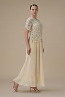 فستان طويل بيج بليسيه بتطريز