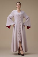 جلابية طويل وردي فاتح مع تطريز ناعم