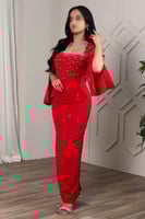 فستان احمر سهرة أنيق بقصة ضيق مزين بكريستال