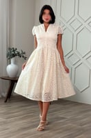 فستان ميدي كلوش مورد لون ابيض