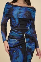 فستان درابيه ضيق مزين بالكريستال