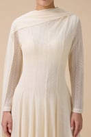 فستان طويل بيج بوشاح كتف