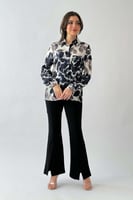 قميص ساتان بطبعة ازهار