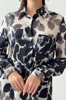 قميص ساتان بطبعة ازهار