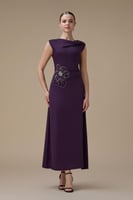 فستان ماكسي بلون بنفسجي مع تطريز زهري