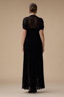 فستان أسود ماكسي دانتيل بأكمام قصيرة