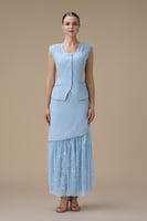 طقم أزرق فاتح بتنورة تول لامعة