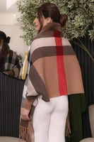 جاكيت سويتر بتصميم كاروهات لون كاكي