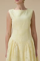 فستان اصفر ميدي بدانتيل مورد