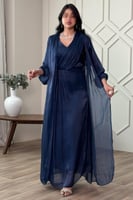 فستان قطعتين بثنيات ورداء لون كحلي