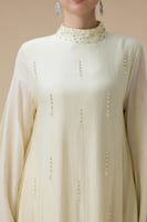 جلابية طويلة اصفر فاتح بتطريز ناعم