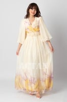 فستان طويل بأكمام بف