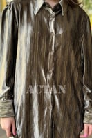 طقم مخملي بنطال وقميص مزين بخطوط لون اخضر فضية