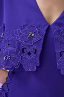 فستان بنفسجي طويل بكاب دانتيل أنيق