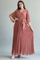 فستان ماكسي نمط منقط بلاسيه لون طوبي