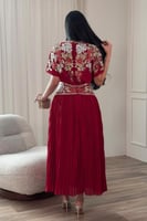 فستان ميدي بكسرات لون احمر