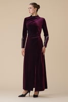 فستان عنابي طويل مخمل بأكمام طويلة